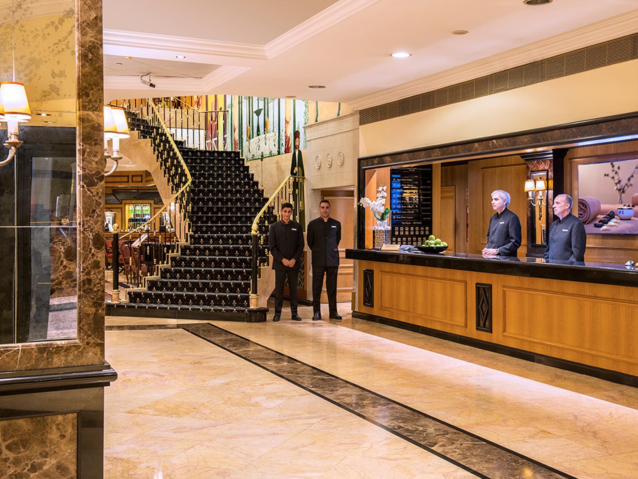 ดอม เปโดร ลิสบอน Hotel ภายนอก รูปภาพ The lobby of the hotel