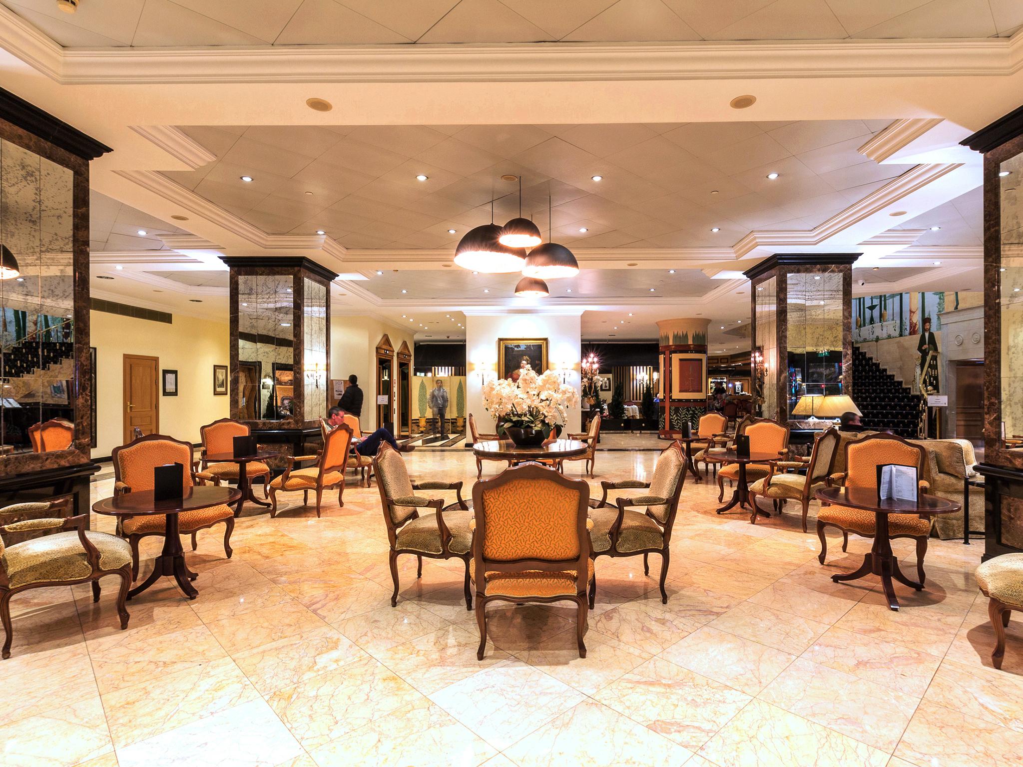 ดอม เปโดร ลิสบอน Hotel ภายนอก รูปภาพ The lobby of the hotel