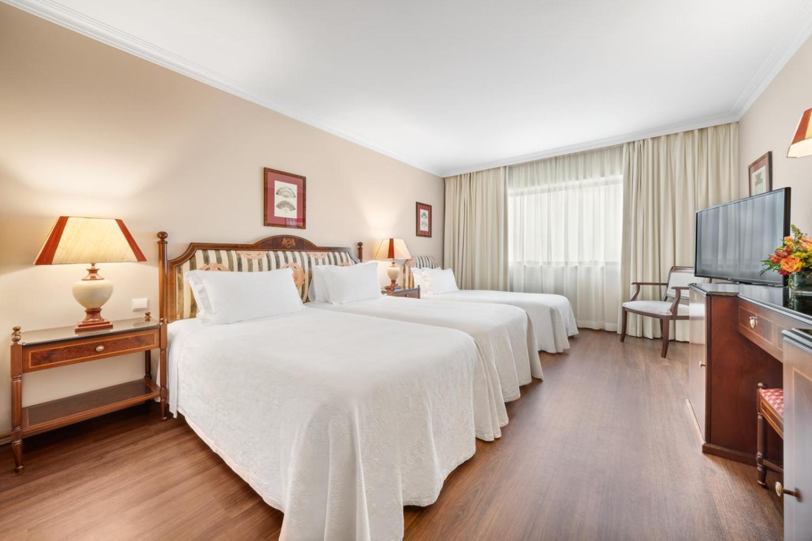 ดอม เปโดร ลิสบอน Hotel ภายนอก รูปภาพ A room at the hotel