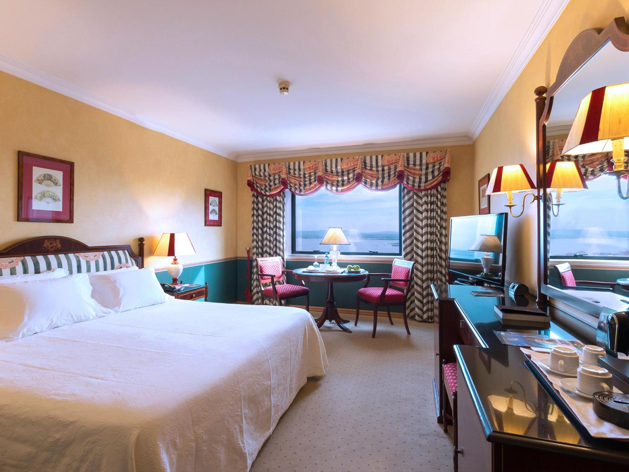 ดอม เปโดร ลิสบอน Hotel ห้อง รูปภาพ A room at the hotel
