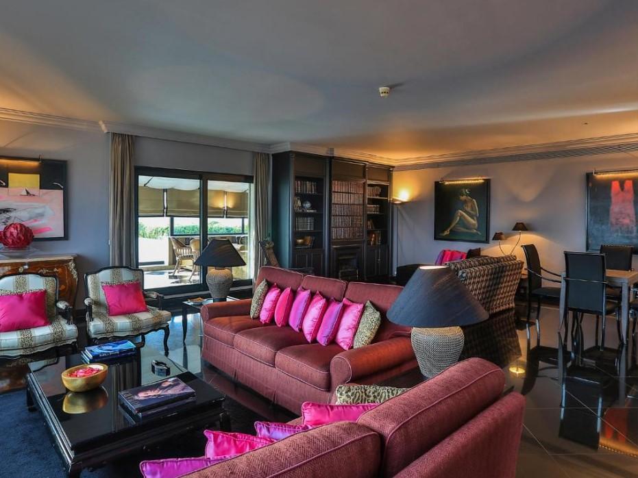 ดอม เปโดร ลิสบอน Hotel ภายนอก รูปภาพ The interior of a suite at the Mandarin Oriental, Munich